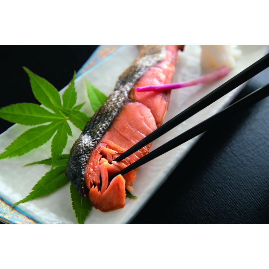 ＜永徳＞鮭乃蔵 塩引鮭切身4切と鮭の酒びたし60ｇ 祥セット